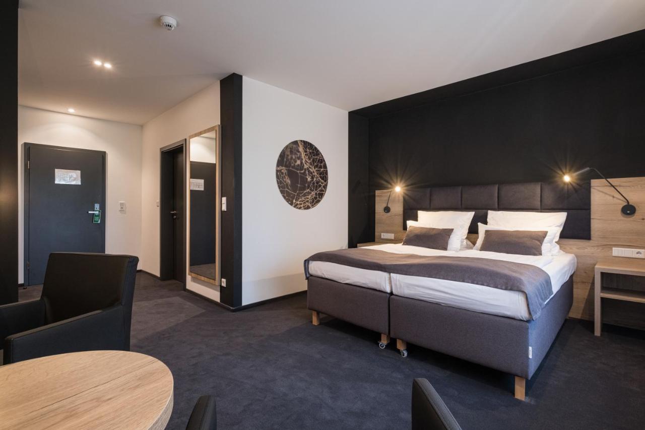 Eichhorns Hotel Niebull Bagian luar foto